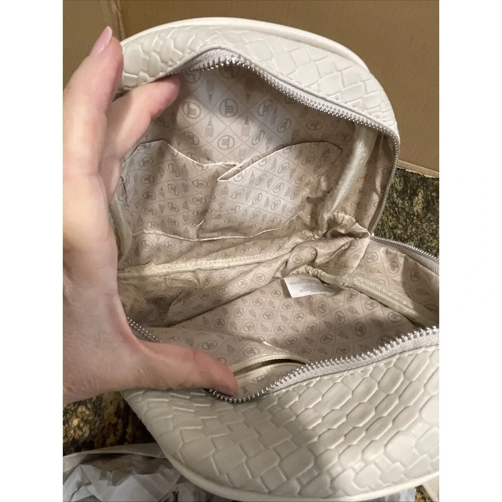 NWT London Fog Backpack Beige zipper front‎ pocket, Inside zipper & Slip pockets